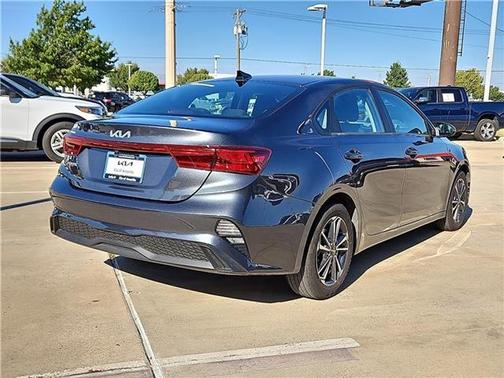 2024 Kia Forte LXS (IVT) Sedan