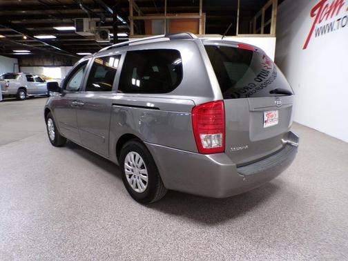2011 Kia Sedona LX