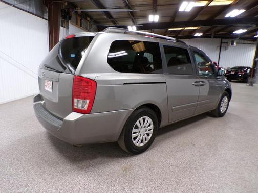 2011 Kia Sedona LX