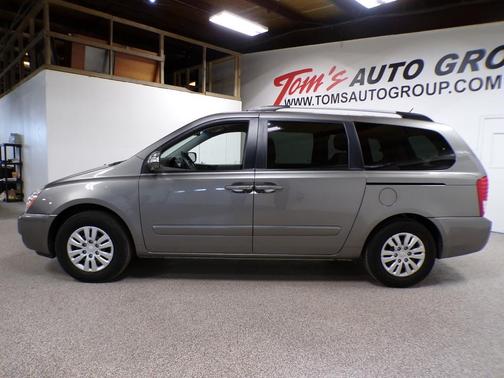 2011 Kia Sedona LX
