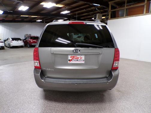 2011 Kia Sedona LX