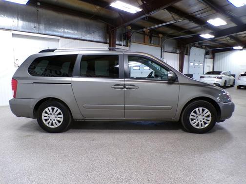 2011 Kia Sedona LX