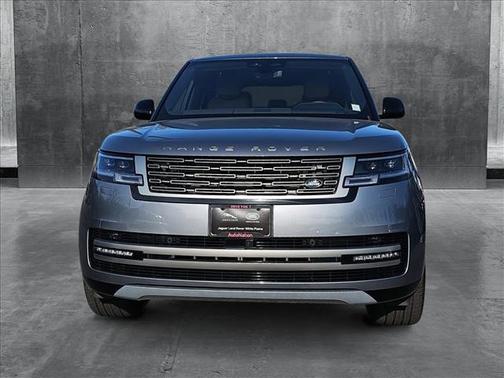 2025 Land Rover Range Rover P550e SE