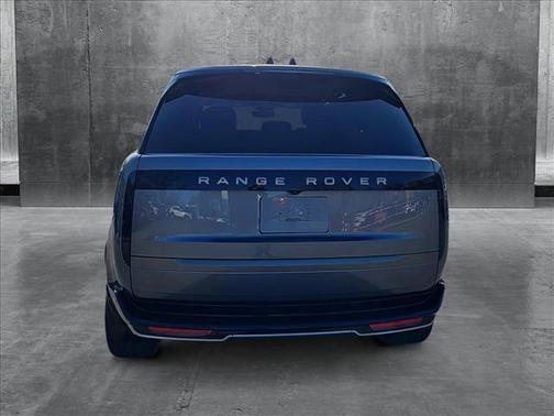 2025 Land Rover Range Rover P550e SE