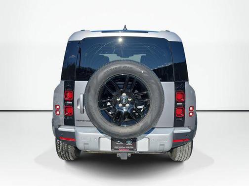 2024 Land Rover Defender 110 P300