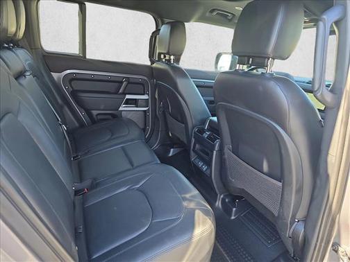 2024 Land Rover Defender 110 P300
