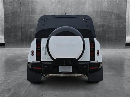 2025 Land Rover Defender 110 P400 X-Dynamic SE
