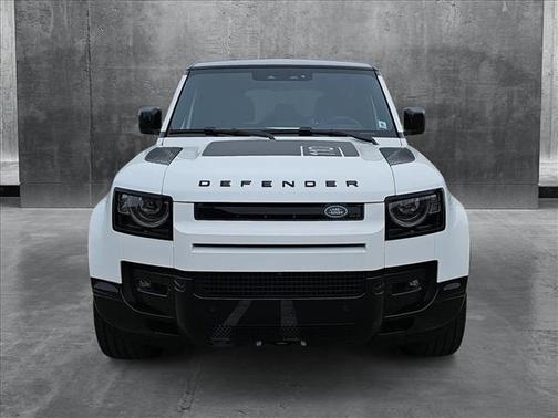 2025 Land Rover Defender 110 P400 X-Dynamic SE