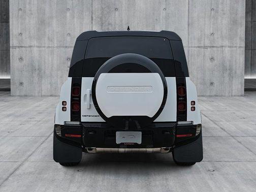 2025 Land Rover Defender 110 P400 X-Dynamic SE