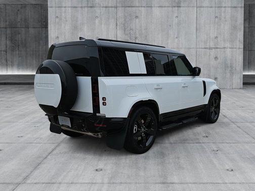 2025 Land Rover Defender 110 P400 X-Dynamic SE
