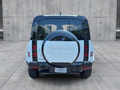 2025 Land Rover Defender 110 P400 X-Dynamic SE