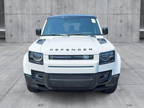 2025 Land Rover Defender 110 P400 X-Dynamic SE