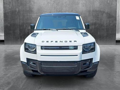 2025 Land Rover Defender 110 P400 X-Dynamic SE