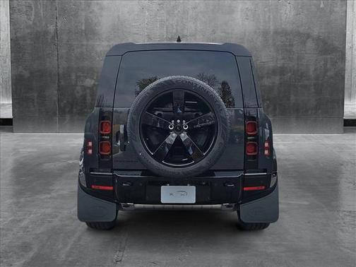 2025 Land Rover Defender 110 P400 X-Dynamic SE