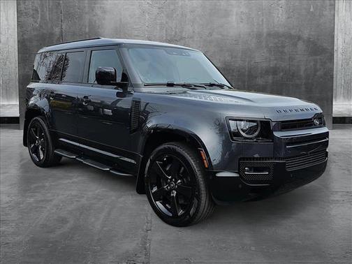 2025 Land Rover Defender 110 P400 X-Dynamic SE