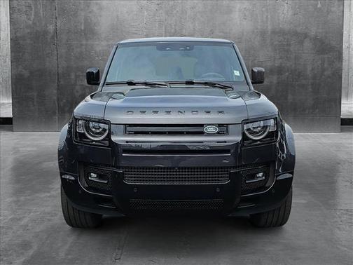 2025 Land Rover Defender 110 P400 X-Dynamic SE