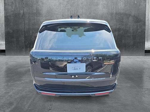 2025 Land Rover Range Rover P400 SE 7 Seat