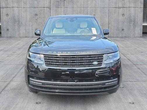 2025 Land Rover Range Rover P400 SE 7 Seat
