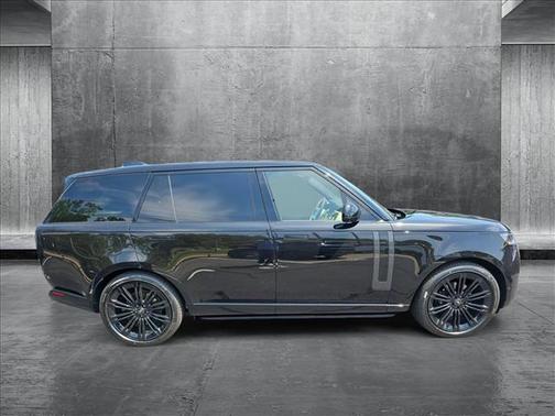 2025 Land Rover Range Rover P400 SE 7 Seat