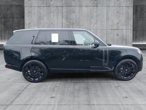 2025 Land Rover Range Rover P400 SE 7 Seat