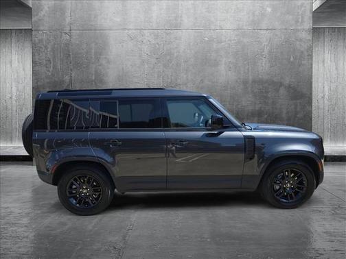 2025 Land Rover Defender 110 P400 S