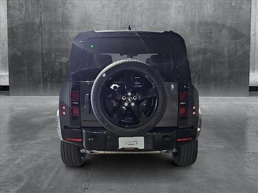 2025 Land Rover Defender 110 P400 X-Dynamic SE