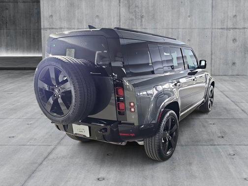 2025 Land Rover Defender 110 P400 X-Dynamic SE