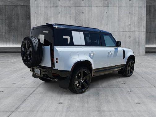 2025 Land Rover Defender 110 P400 X-Dynamic SE