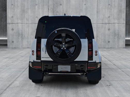2025 Land Rover Defender 110 P400 X-Dynamic SE