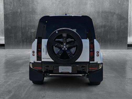 2025 Land Rover Defender 110 P400 X-Dynamic SE