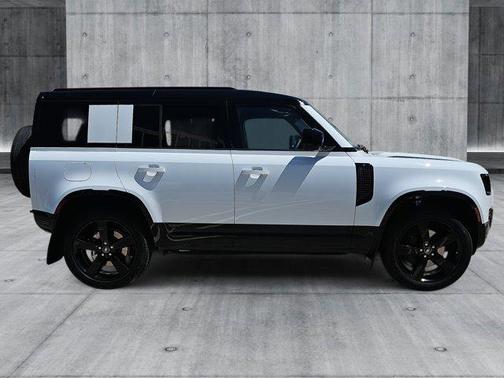2025 Land Rover Defender 110 P400 X-Dynamic SE