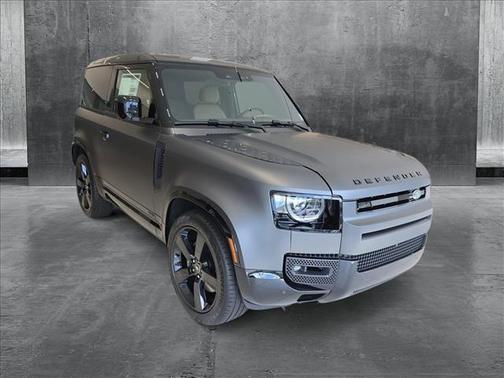 2025 Land Rover Defender V8