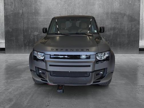 2025 Land Rover Defender V8