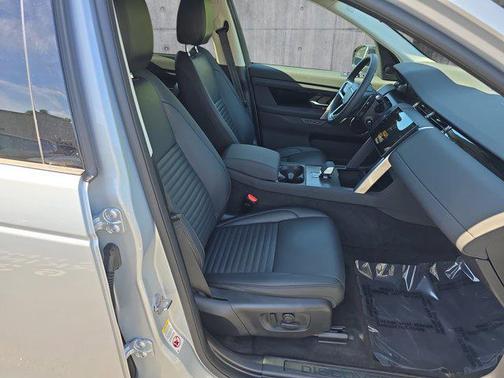 2025 Land Rover Discovery Sport S