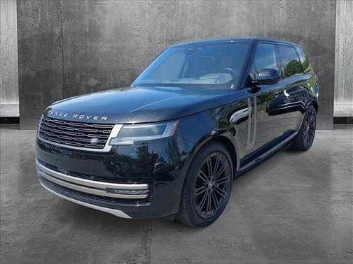 2025 Land Rover Range Rover P530 SE