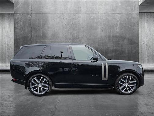 2025 Land Rover Range Rover P400 SE