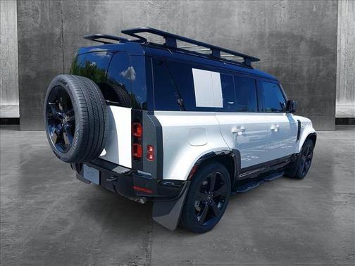 2025 Land Rover Defender 110 P400 X-Dynamic SE