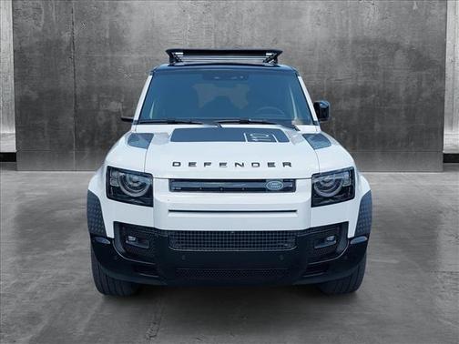2025 Land Rover Defender 110 P400 X-Dynamic SE