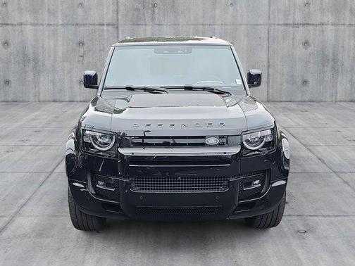 2025 Land Rover Defender 110 P400 X-Dynamic SE