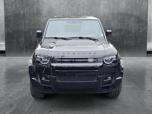 2025 Land Rover Defender 110 P400 X-Dynamic SE