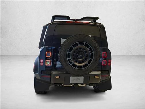 2026 Land Rover Defender OCTA