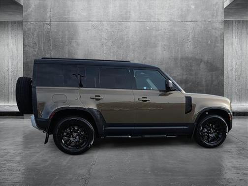 2025 Land Rover Defender S