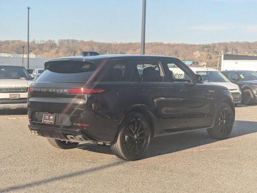 2025 Land Rover Range Rover Sport SE