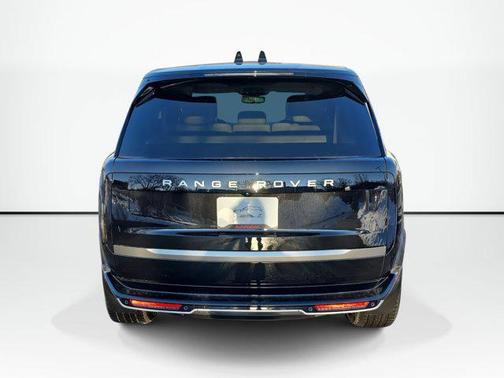 2026 Land Rover Range Rover P530 SE 7 Seat