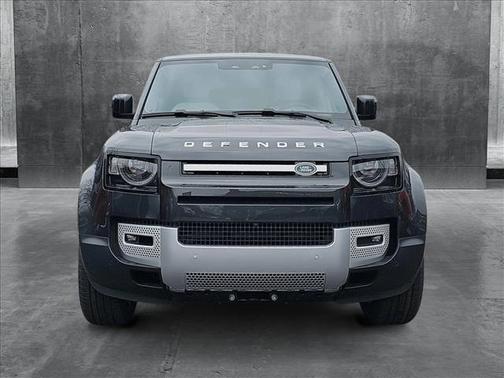 2025 Land Rover Defender 110 P300