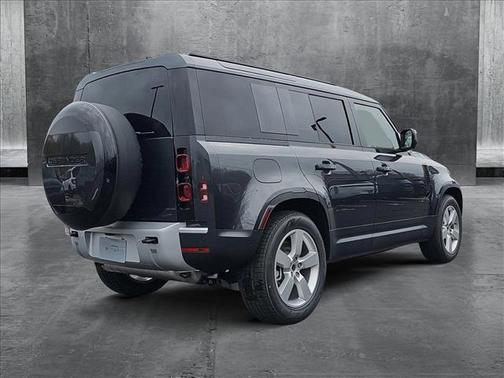 2025 Land Rover Defender 110 P300