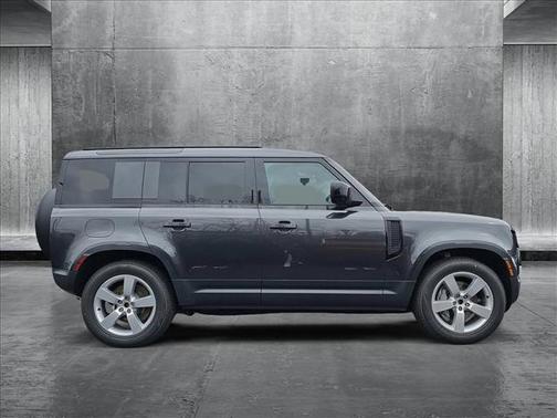 2025 Land Rover Defender 110 P300