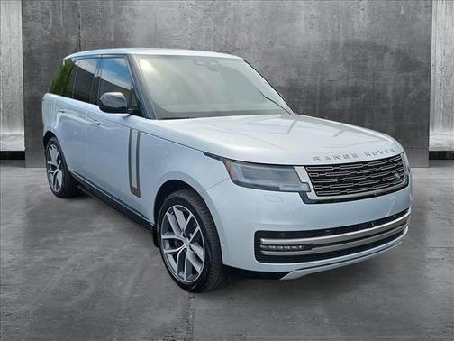 2025 Land Rover Range Rover P550e SE