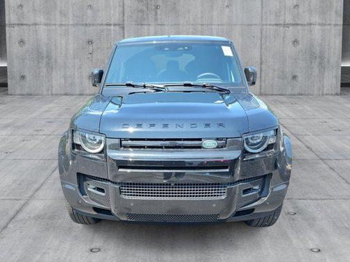 2025 Land Rover Defender 110 P400 X-Dynamic SE