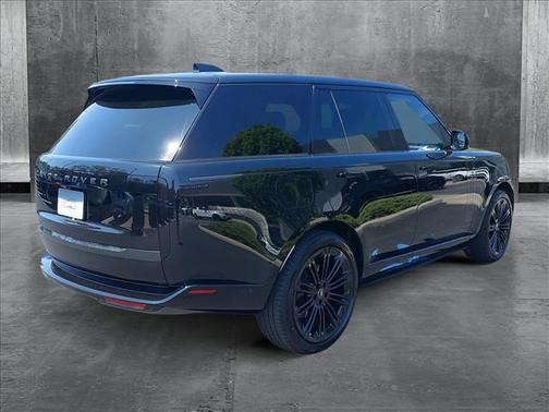 2025 Land Rover Range Rover P400 SE